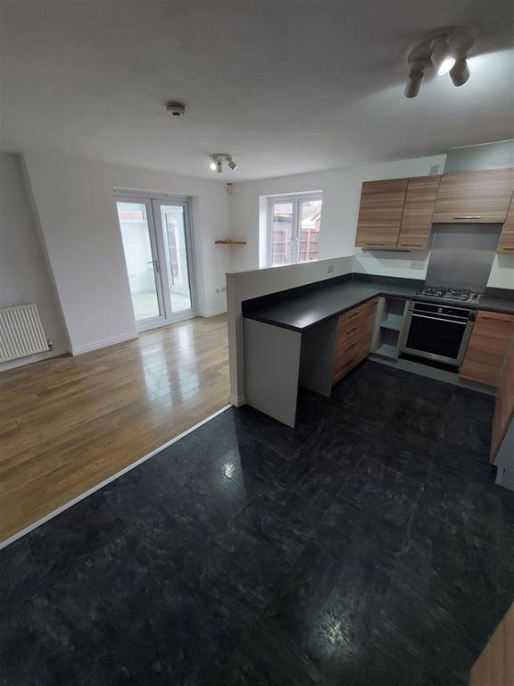 Property photo 2 of 29 Cb0F7926-3788-4Af0-B1ce-4B4801ee7B55.Jpg