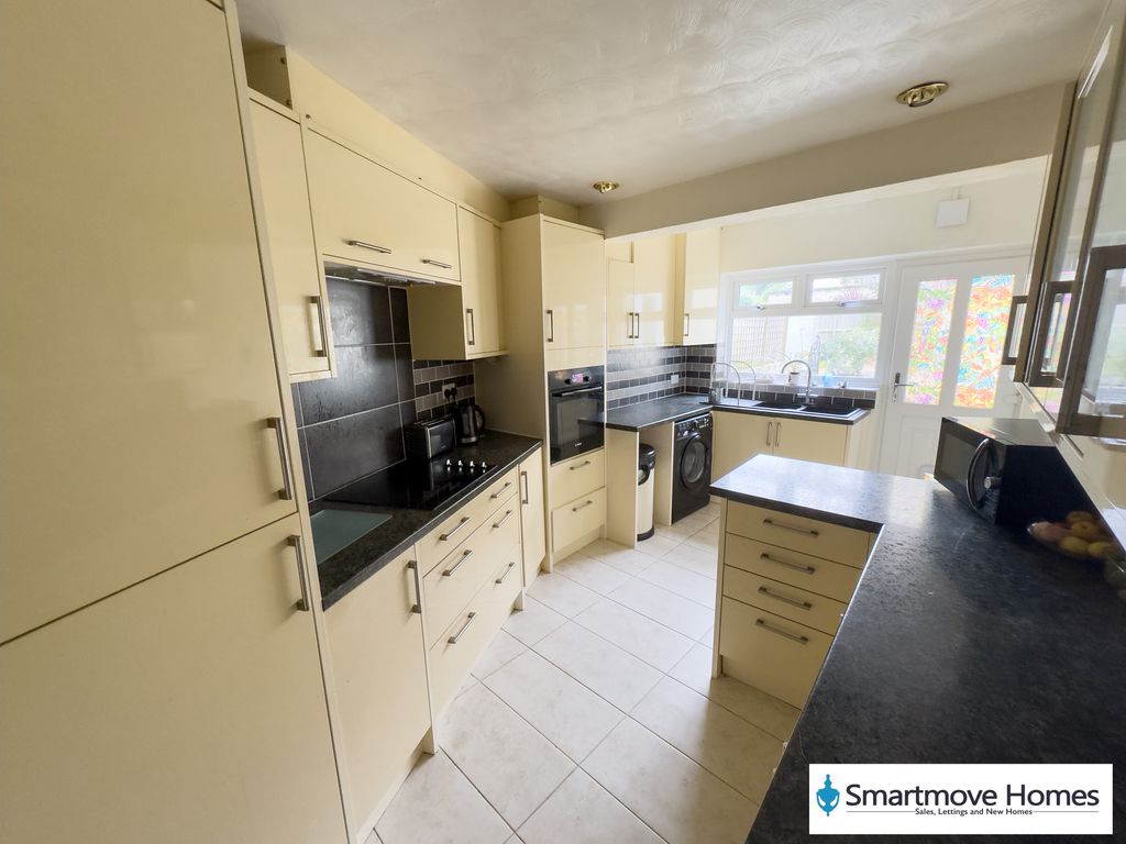 Property photo 2 of 13 Market Place-13