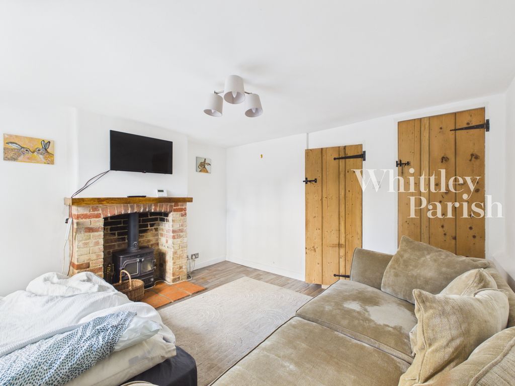 Property photo 3 of 17 Cam04332G0-Pr0894-Still020