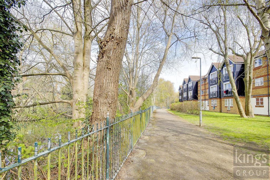 Property photo 2 of 13