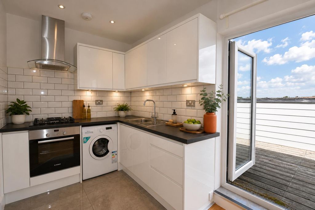 Property photo 3 of 11 Kitchen2.Png