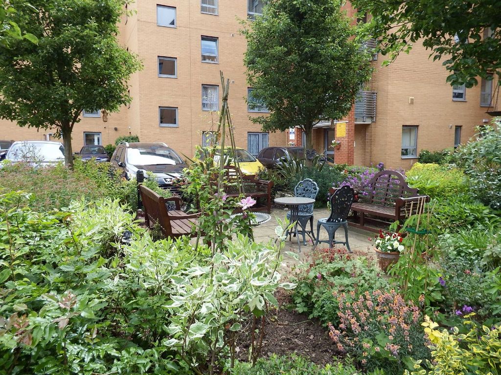 Property photo 2 of 12 Photo