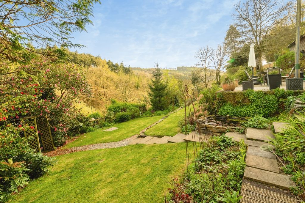 Property photo 3 of 22 Garden