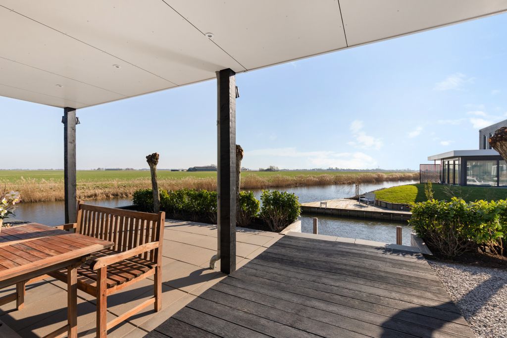 Property photo 2 of 66