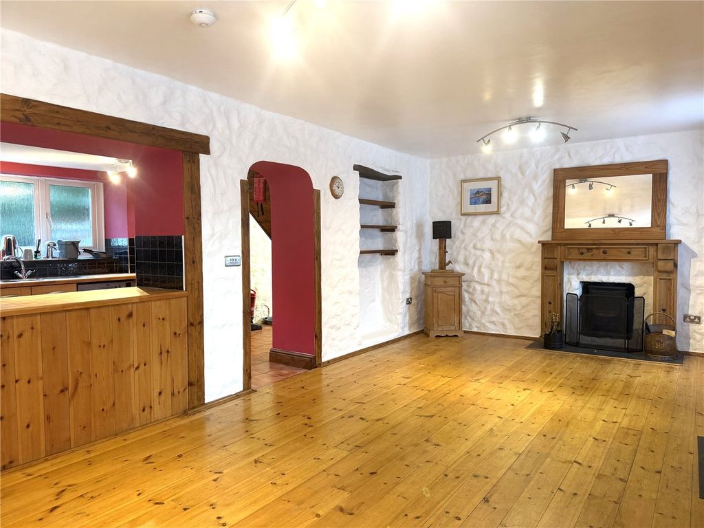 Property photo 2 of 16 Picture No. 24