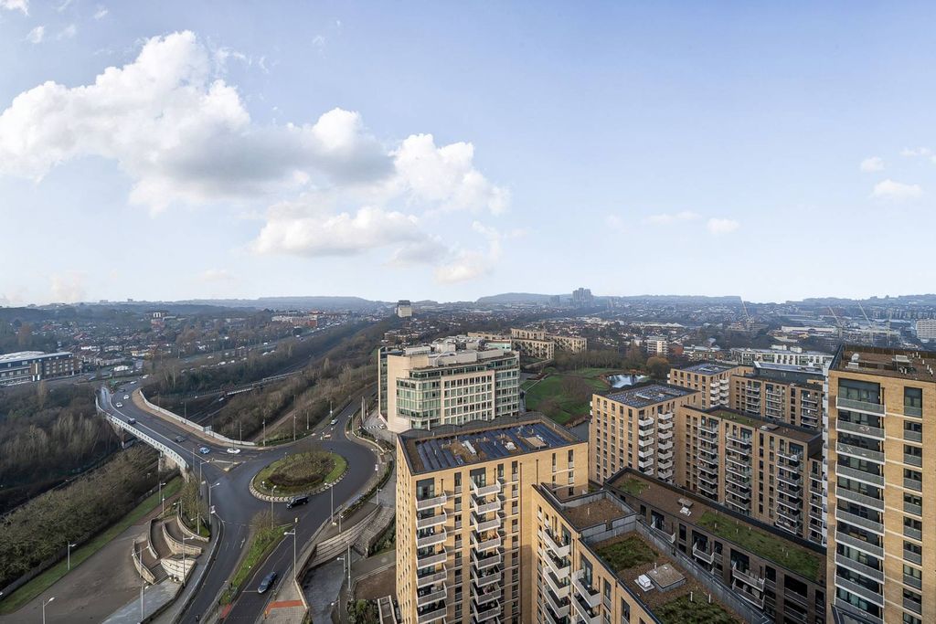 Property photo 3 of 20