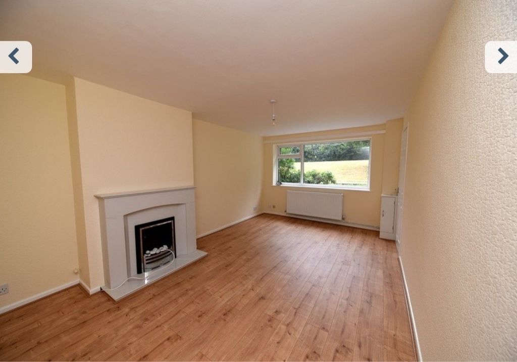 Property photo 2 of 10 Living Room