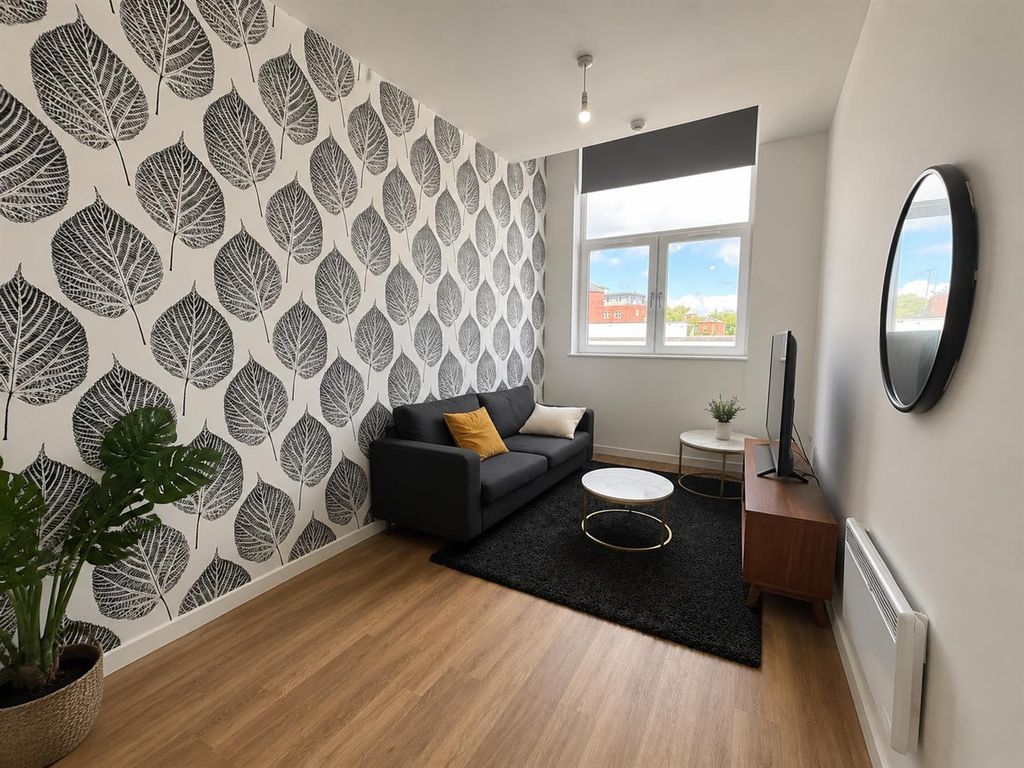 Property photo 3 of 7 Lounge