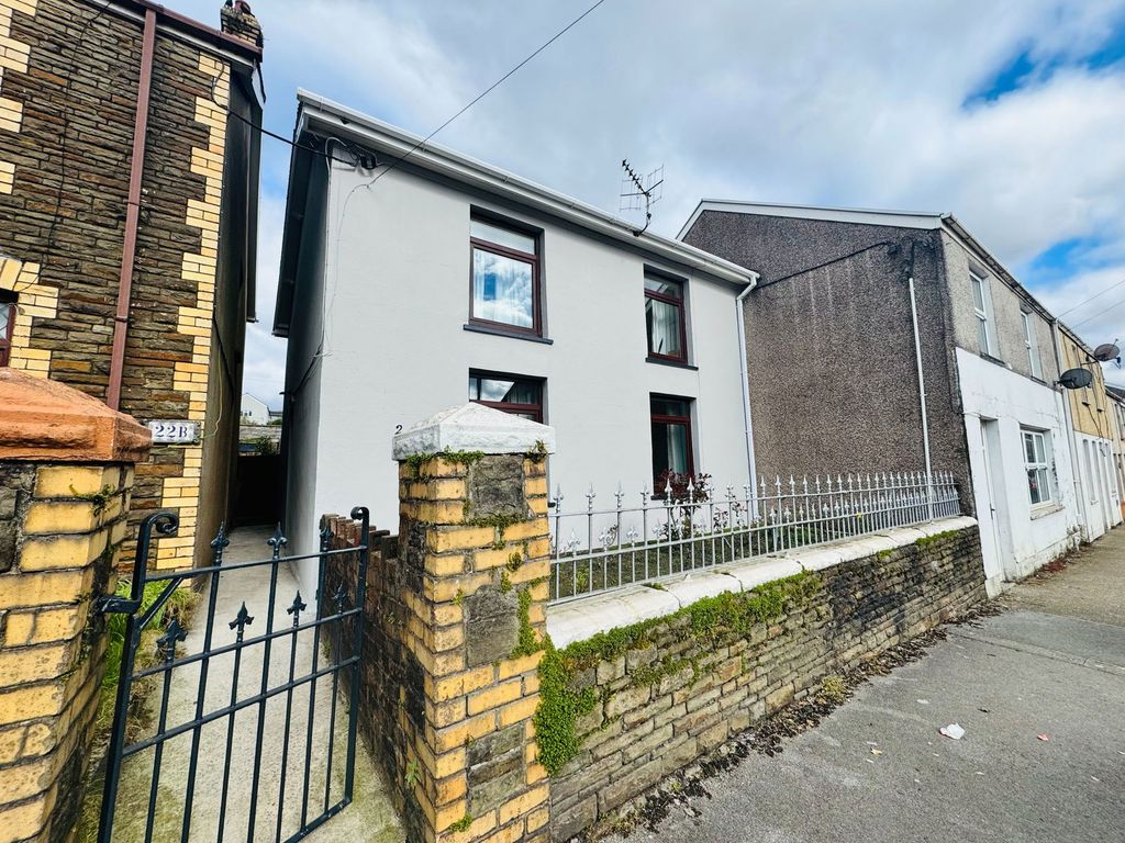 Property photo 1 of 26