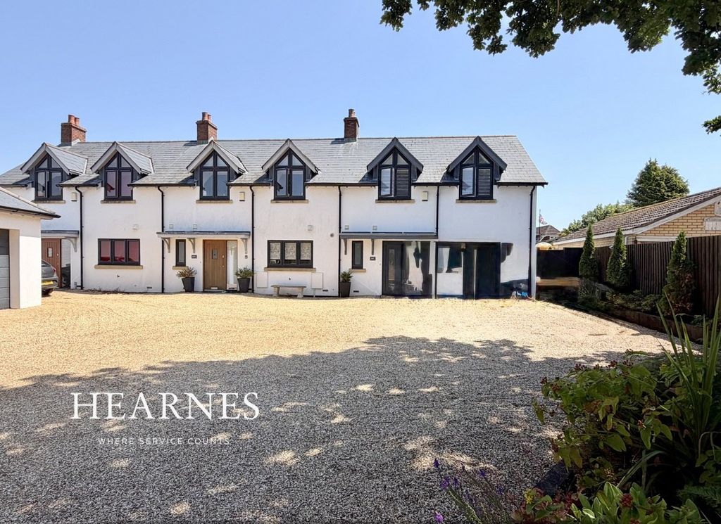 Property photo 1 of 32