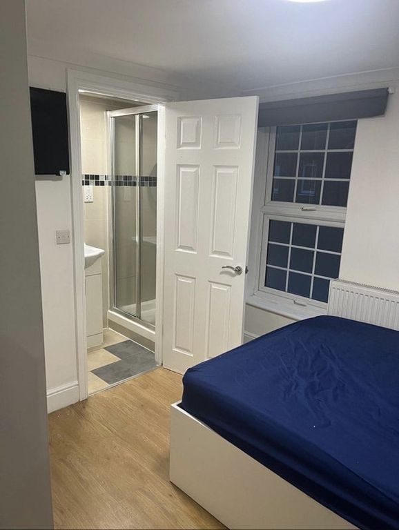 Property photo 3 of 4