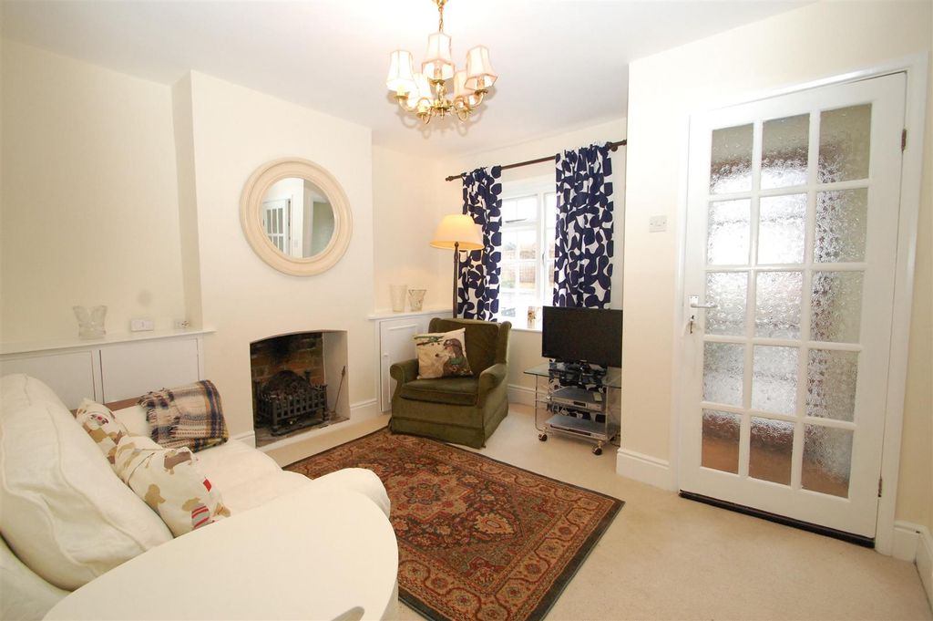 Property photo 2 of 8 Living Room