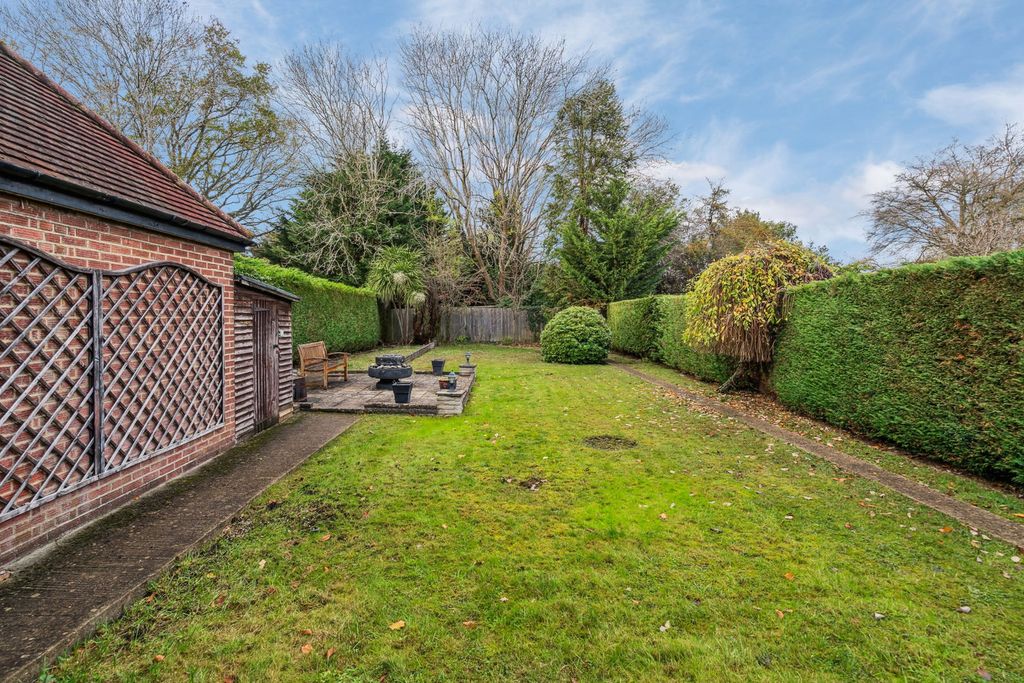 Property photo 2 of 21