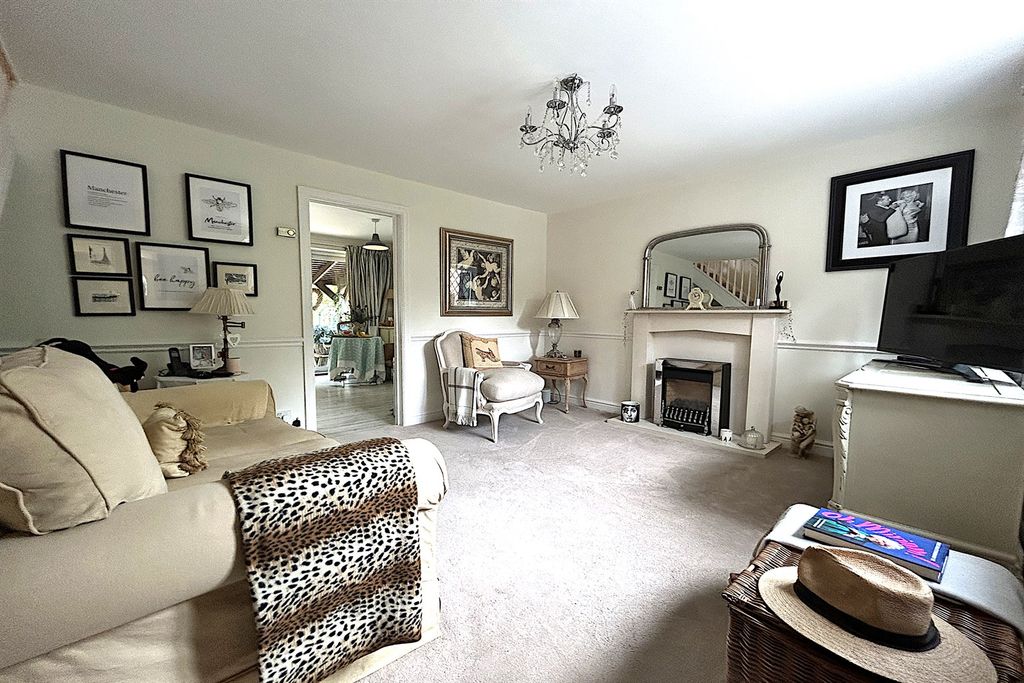 Property photo 3 of 19 Living Room