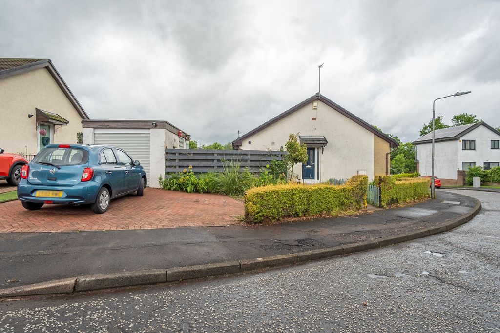 Property photo 2 of 36