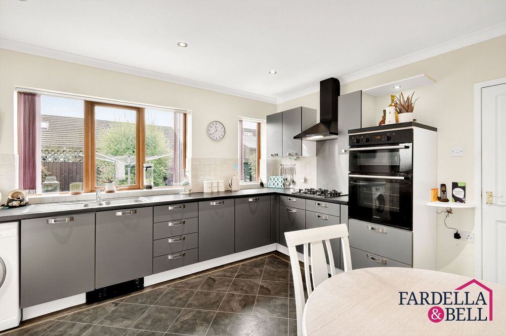 Property photo 1 of 29