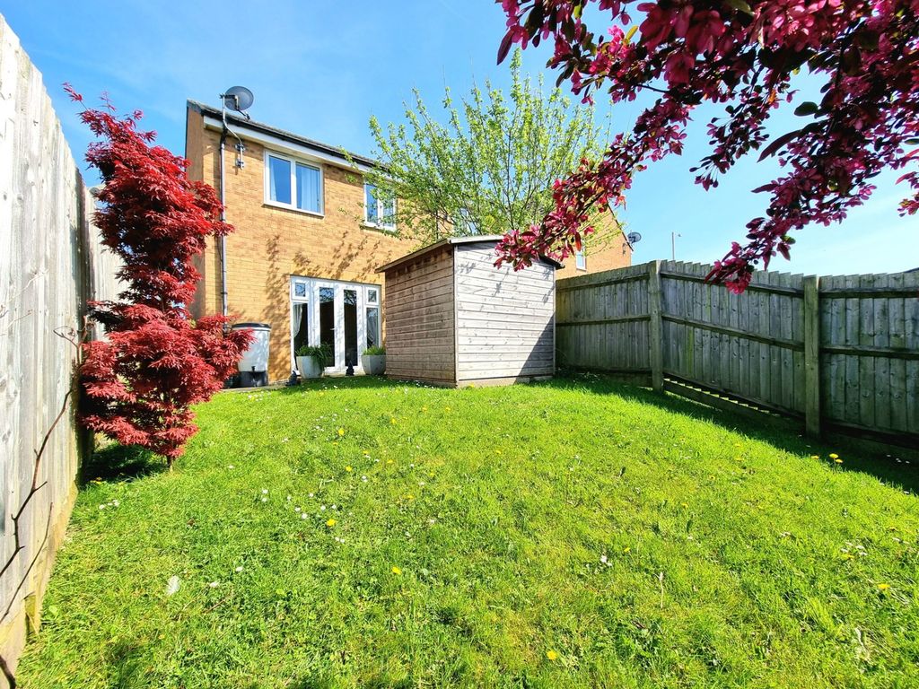Property photo 2 of 28