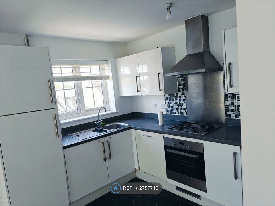 Property photo 2 of 9 Kitchen