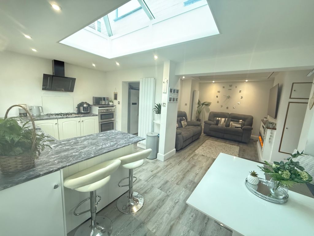 Property photo 1 of 25