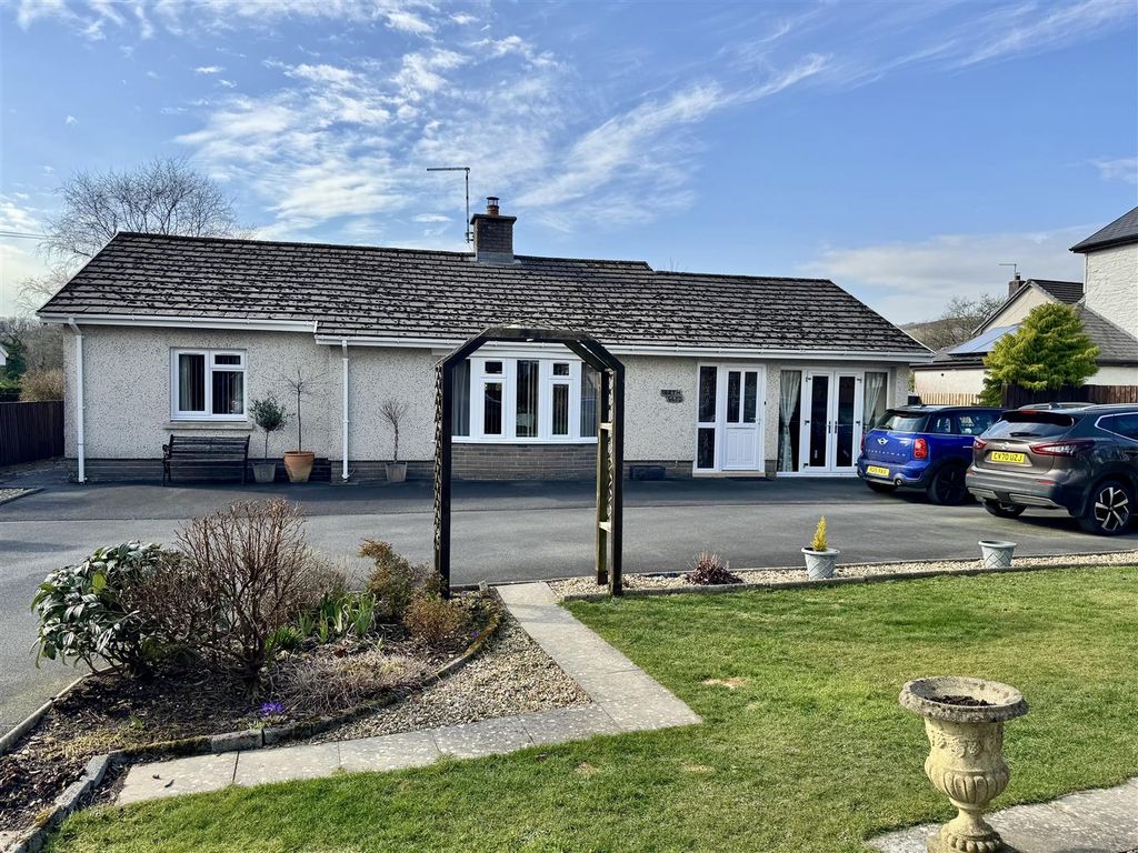 Property photo 1 of 34 Externally