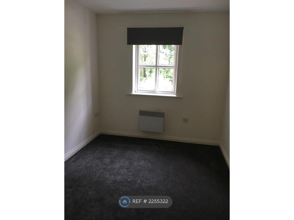 Property photo 2 of 7 Double Bedroom