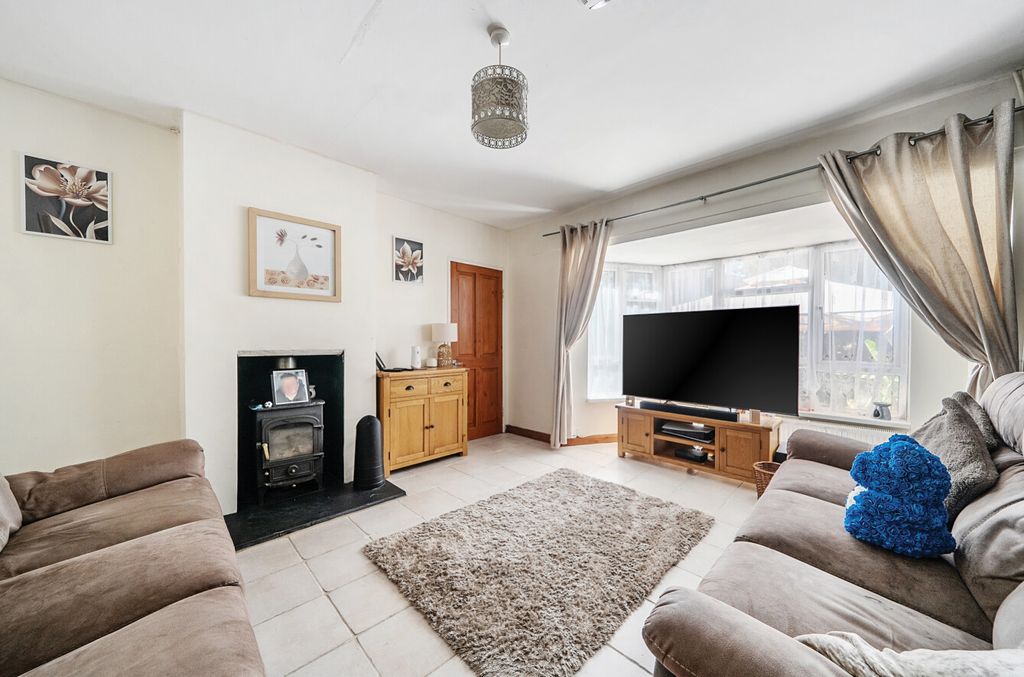Property photo 2 of 11 1333956-13-6899c6...