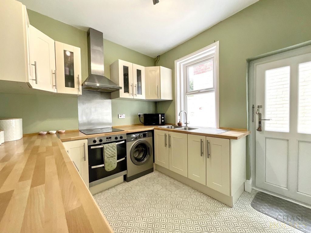 Property photo 3 of 27