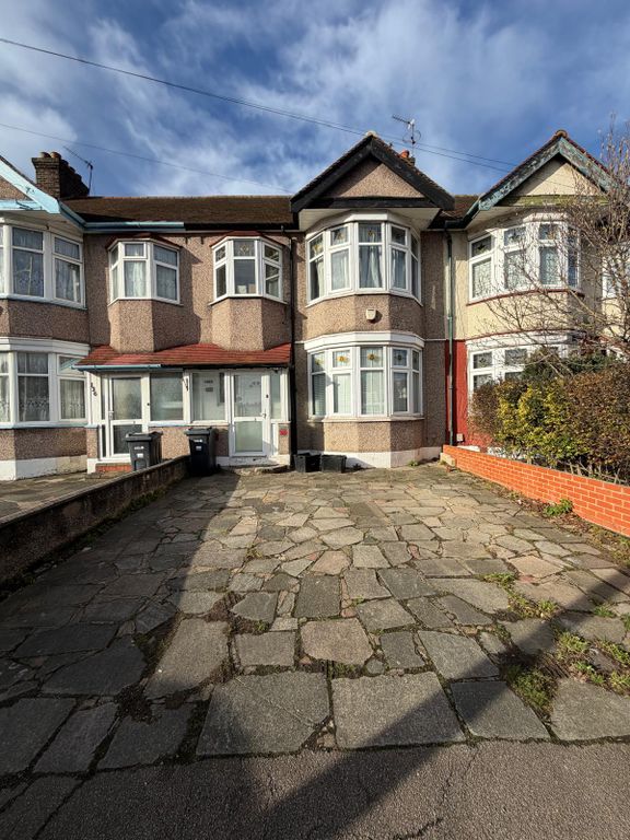 Property photo 1 of 7 3 Bed Terraced House To Rent Redbridge Lane East, Ilford Ig4