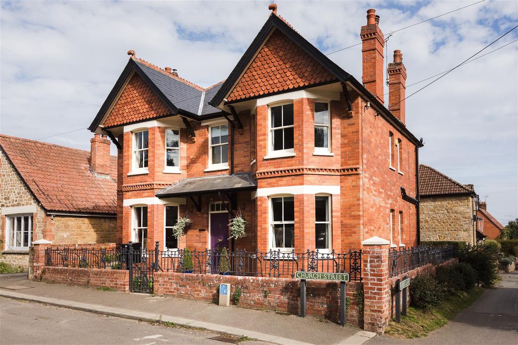 Property photo 1 of 19 2025-09-24-J3145-Eves-0006.Jpg