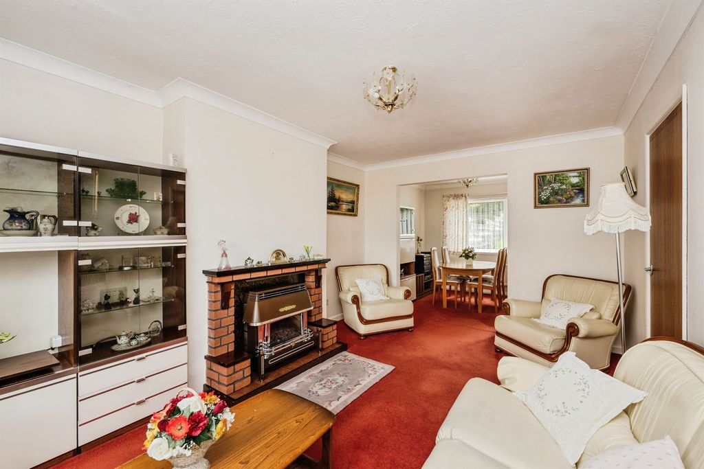 Property photo 2 of 17