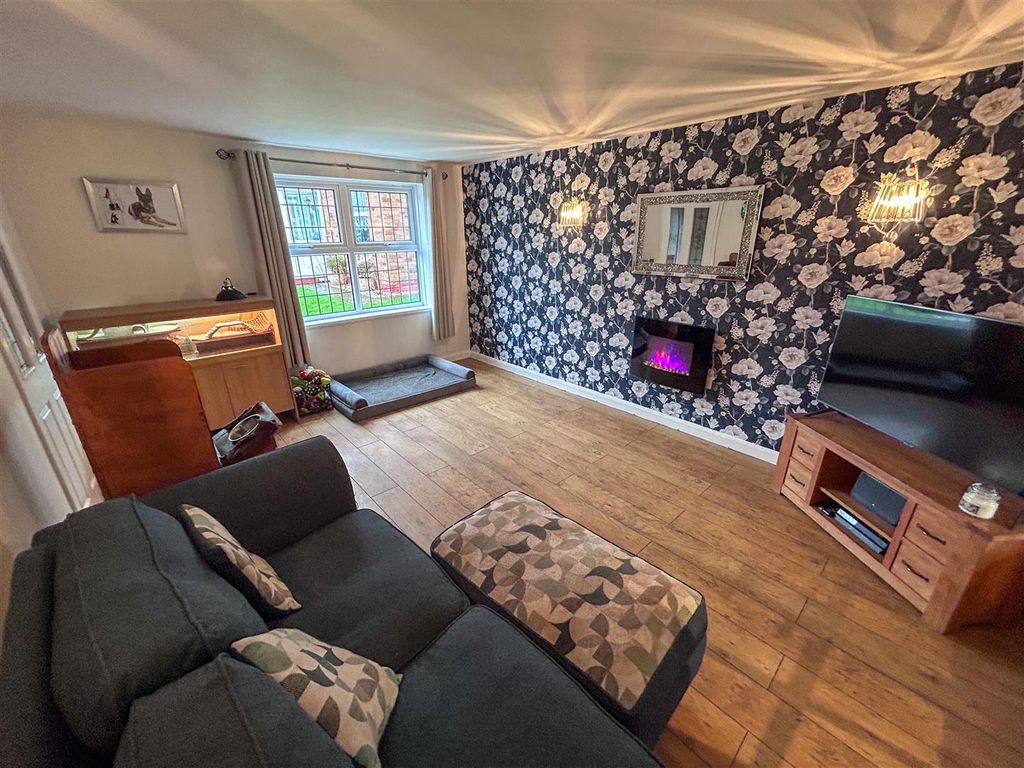 Property photo 3 of 18