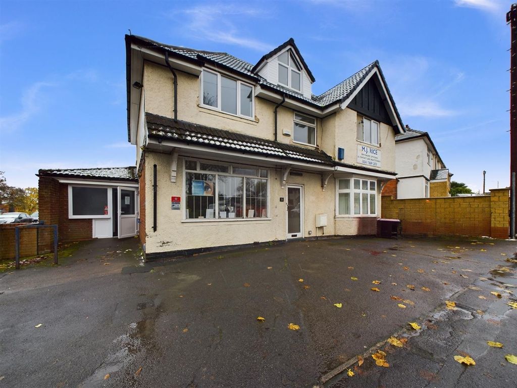 Property photo 1 of 32