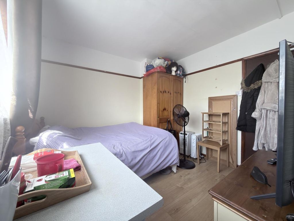 Property photo 2 of 7 Img 3428