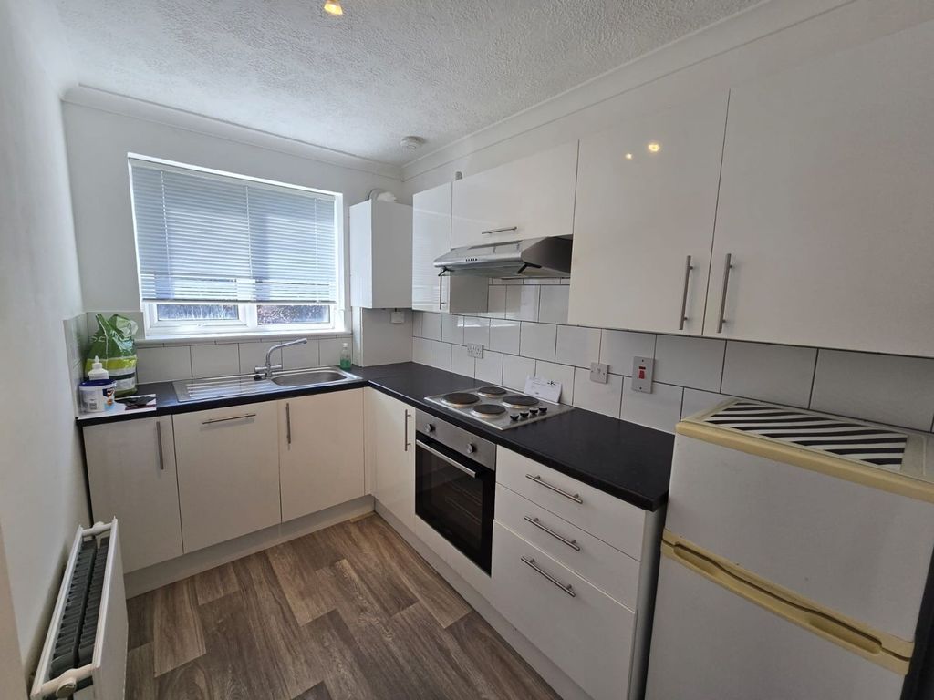 Property photo 2 of 5 Kitchen