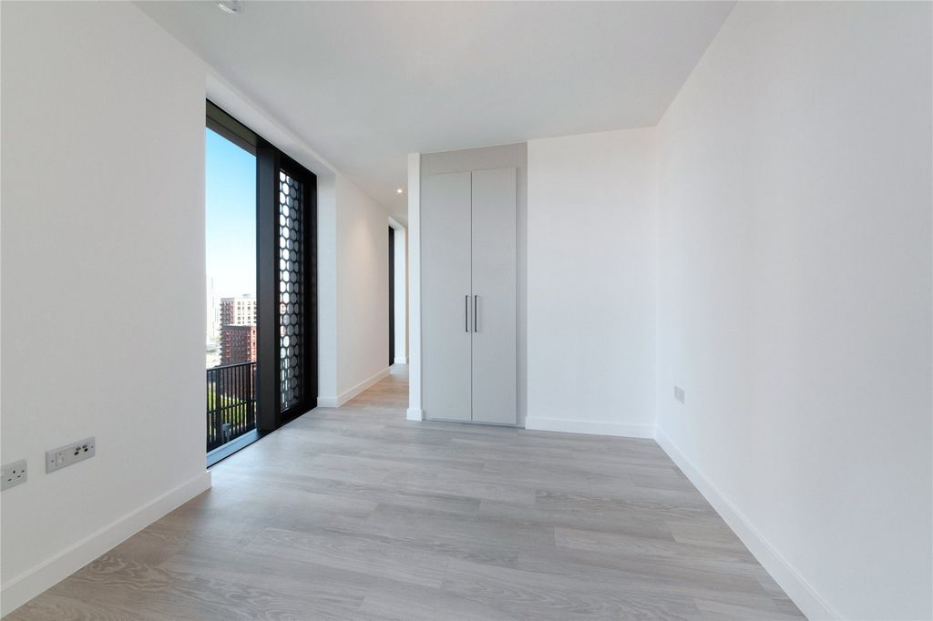 Property photo 2 of 10 Picture No. 04