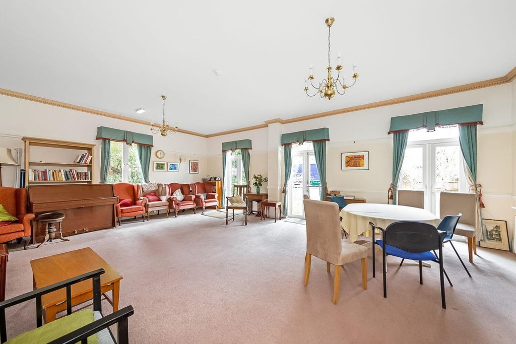 Property photo 2 of 10