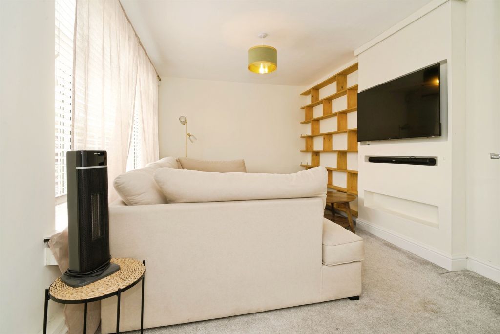 Property photo 3 of 22
