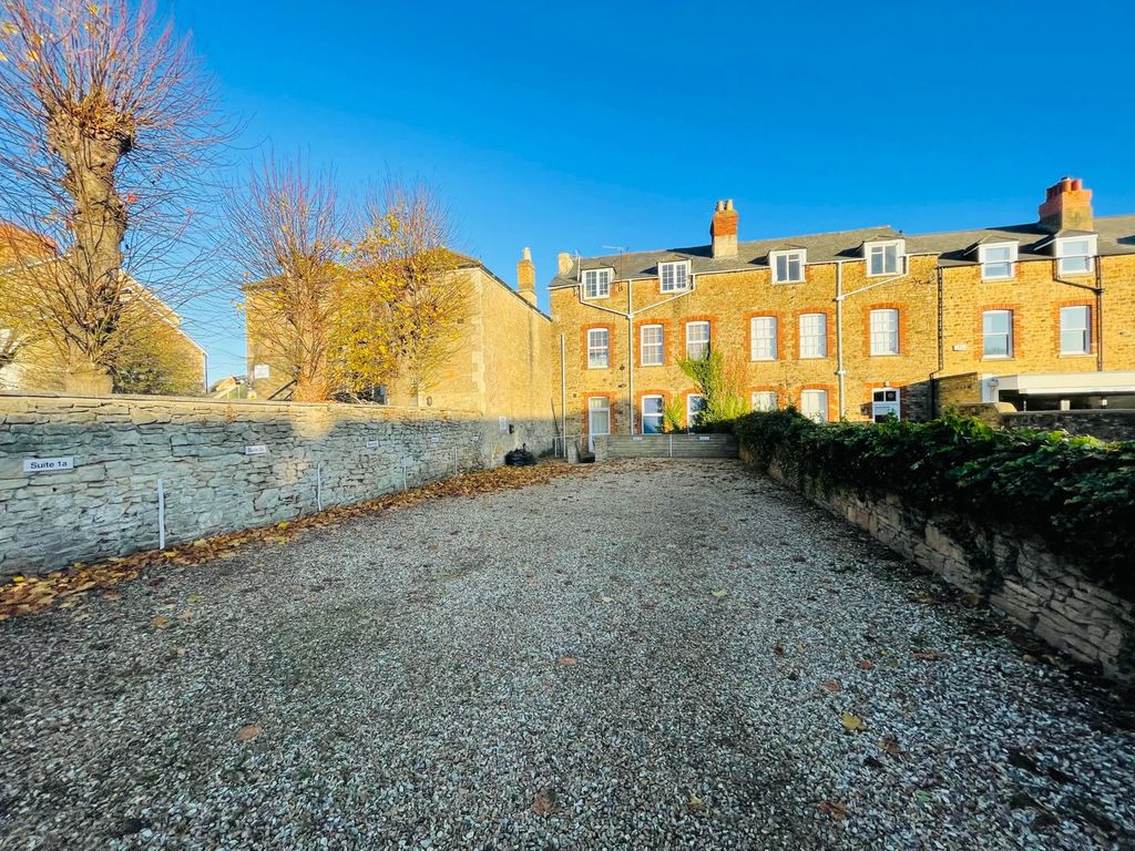 Property photo 2 of 2 Img87721676535062860