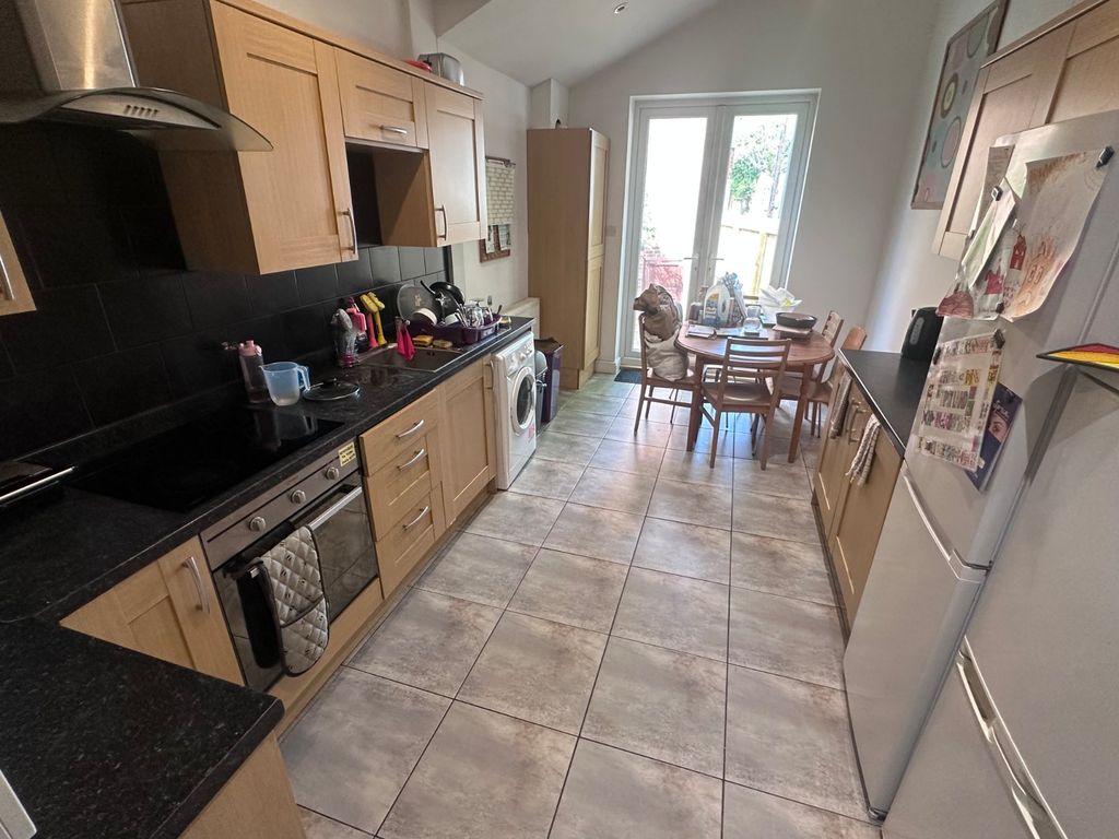 Property photo 3 of 11 Picture No. 30