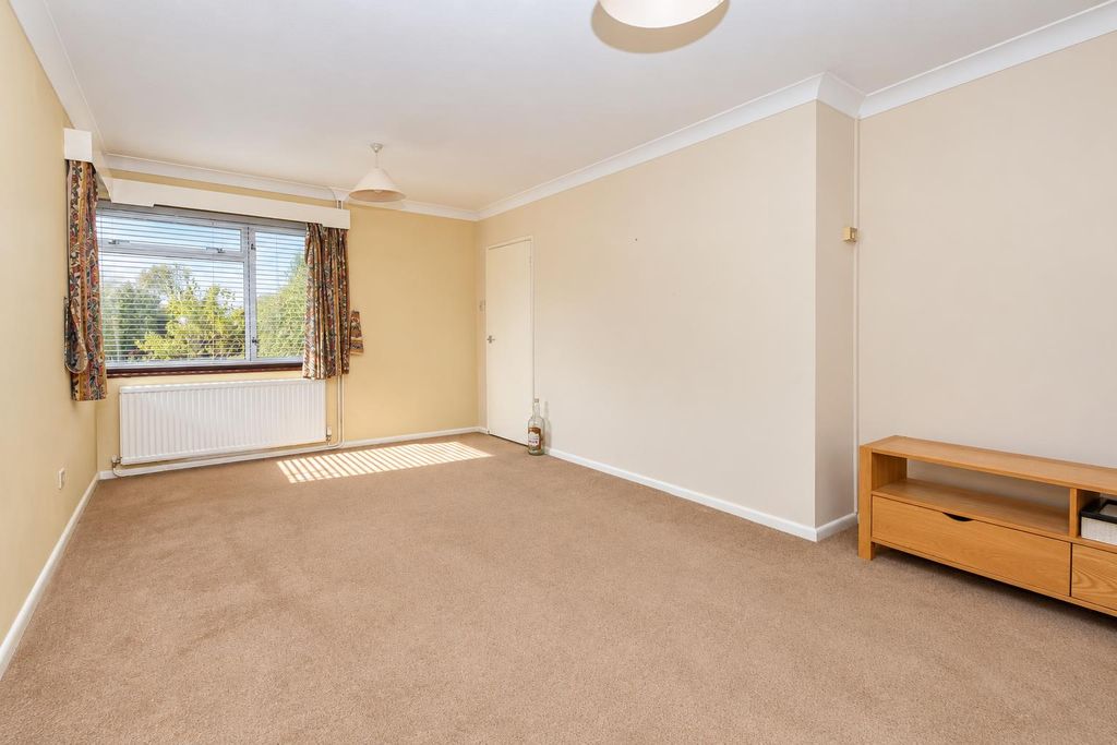 Property photo 2 of 15 1 (2).Png
