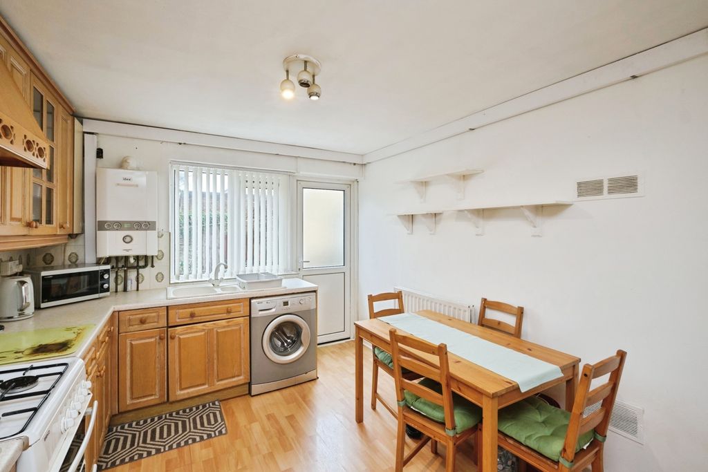 Property photo 3 of 19 Pbox-Img.Jpg