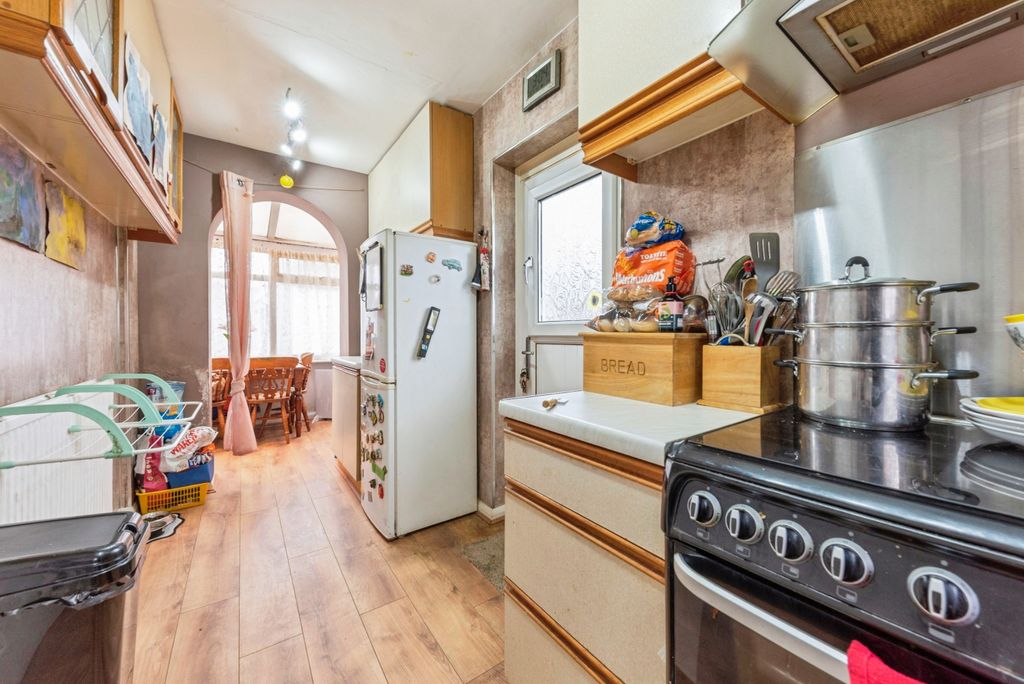 Property photo 3 of 10 45_Hillside_Estate-16