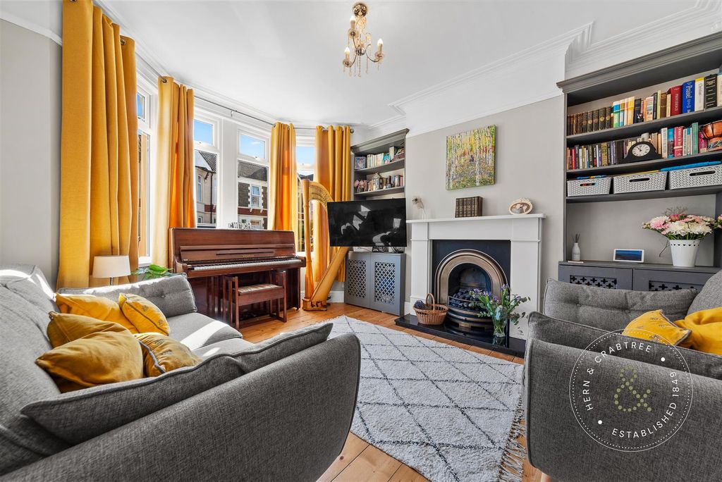 Property photo 2 of 37 Summerfield-Avenue-14.Jpg