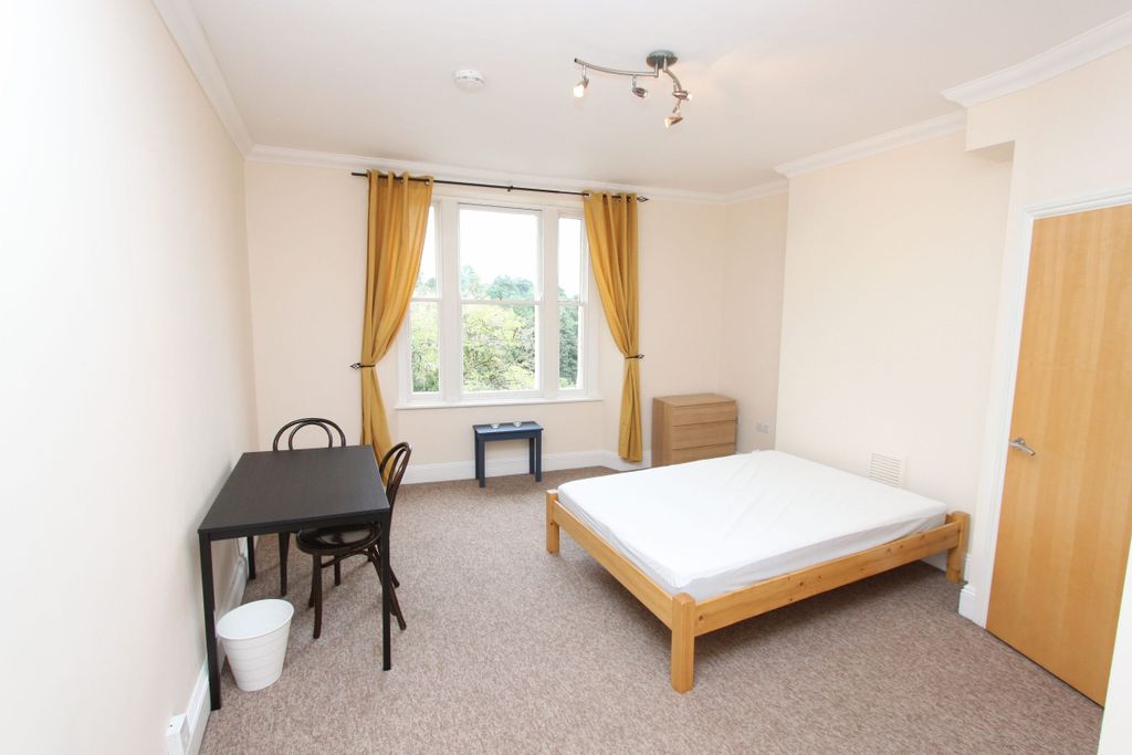 Property photo 2 of 5