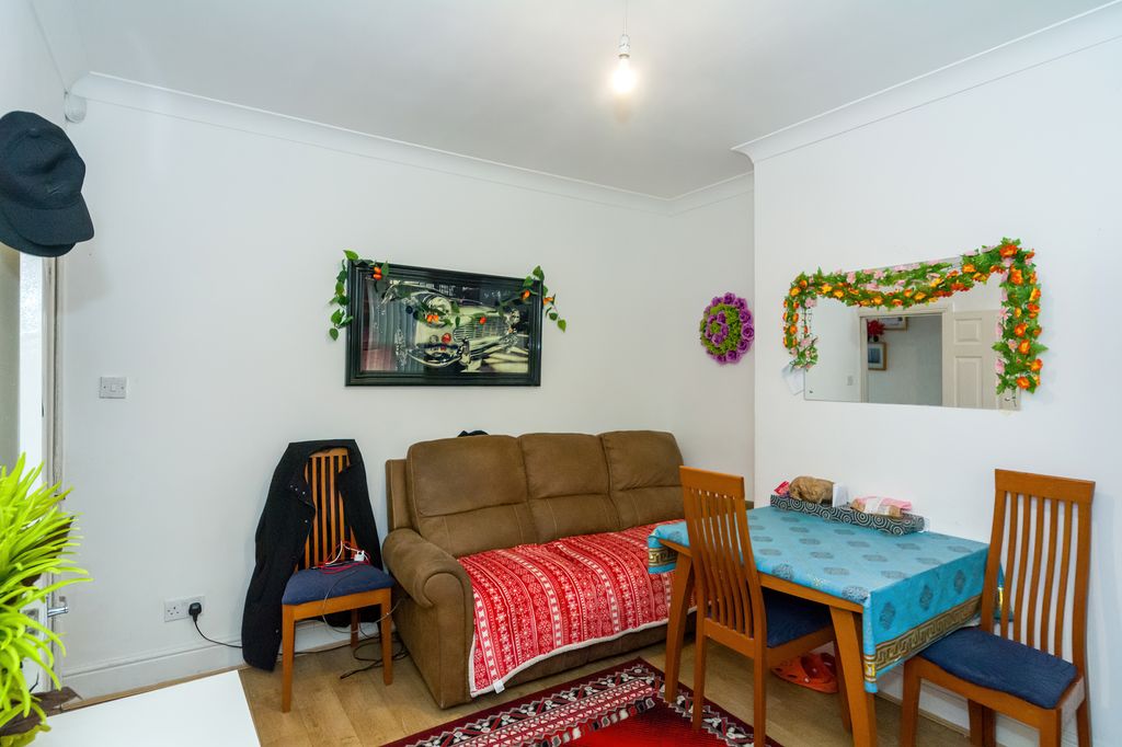 Property photo 3 of 20