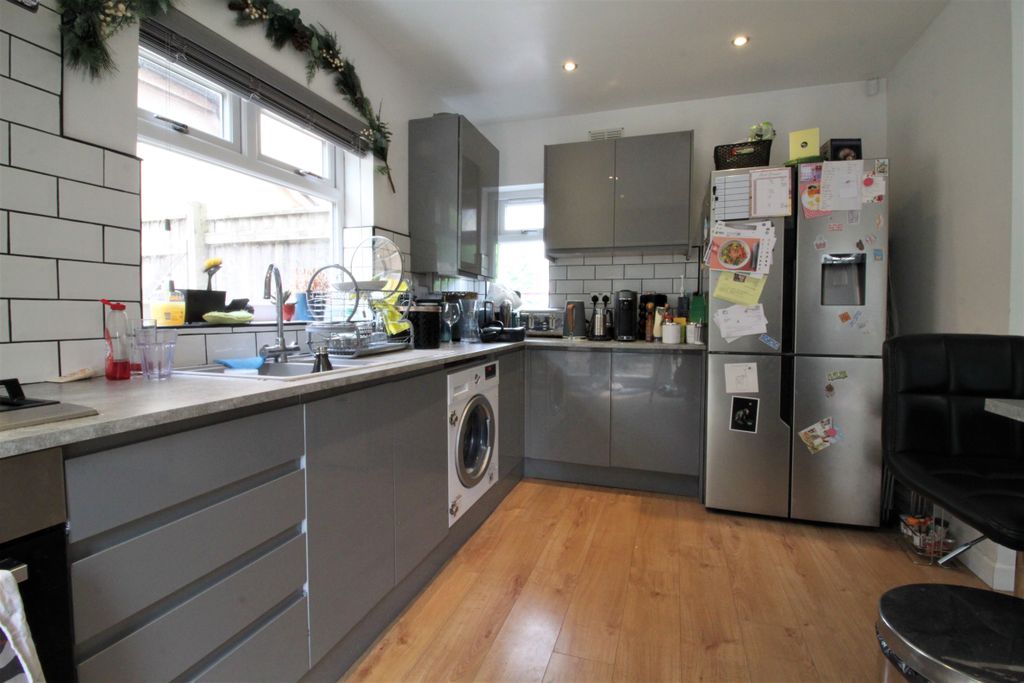 Property photo 2 of 23