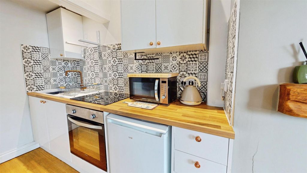 Property photo 3 of 11 27Eb2Acd-1-Shelf-Moor-Road-06042025_132701.Jpg