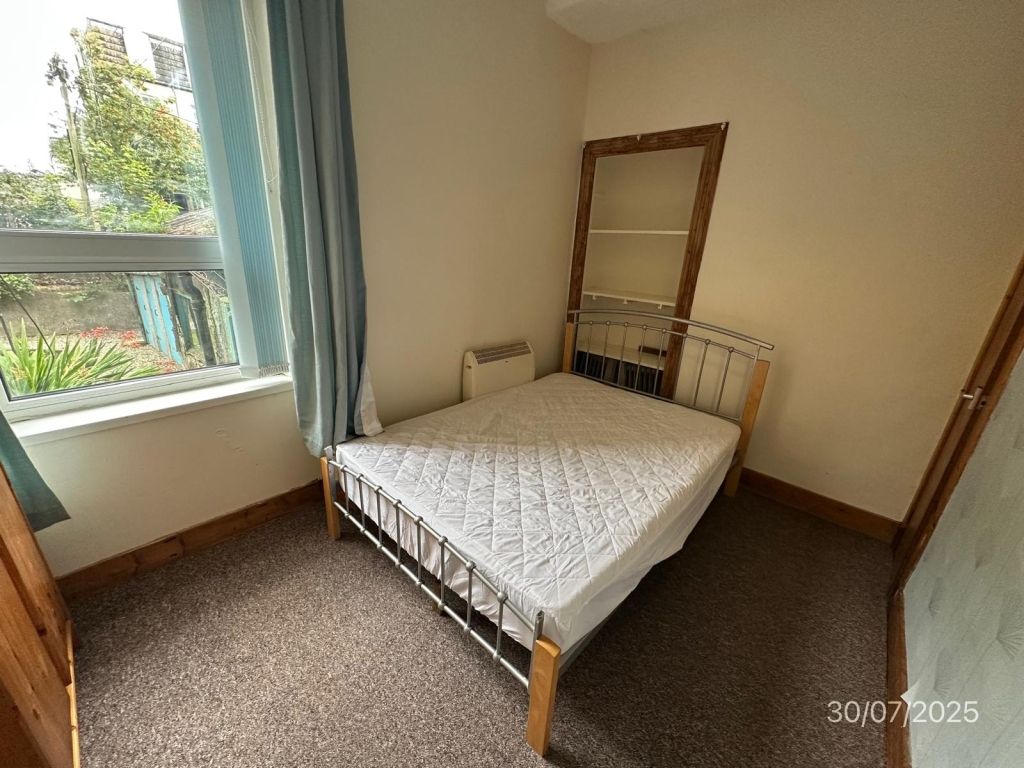 Property photo 3 of 10 Bedroom