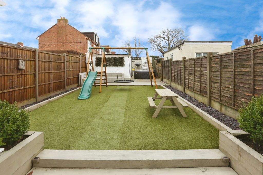 Property photo 3 of 15