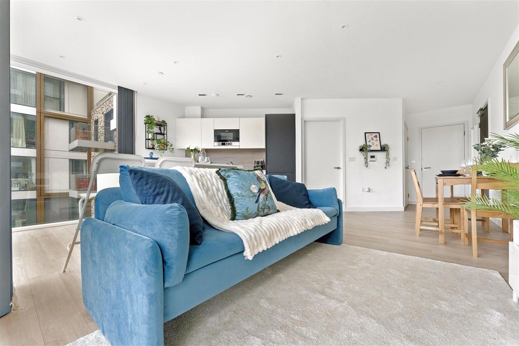 Property photo 3 of 13